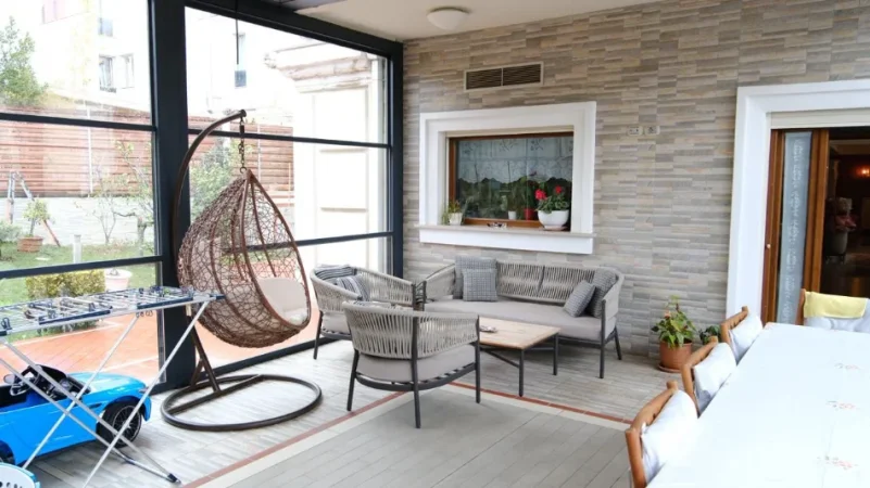 🏡 VILË PREMIUM NË AKACIA HILLS.  Në një nga rezidencat më elitare, prezantojmë një vilë 3-katëshe me organizim perfekt dhe hapësira mbresëlënëse: