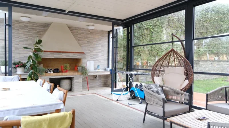 🏡 VILË PREMIUM NË AKACIA HILLS.  Në një nga rezidencat më elitare, prezantojmë një vilë 3-katëshe me organizim perfekt dhe hapësira mbresëlënëse: