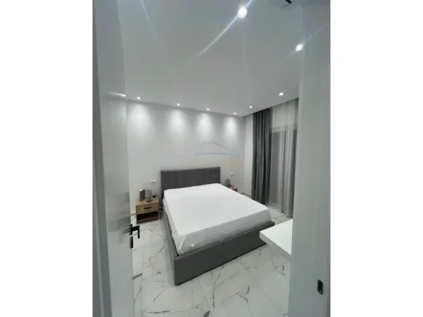 Tirane, jepet me qera apartament 1+1 Kati 6, 66 m² 700 € (ZOGU I ZI)