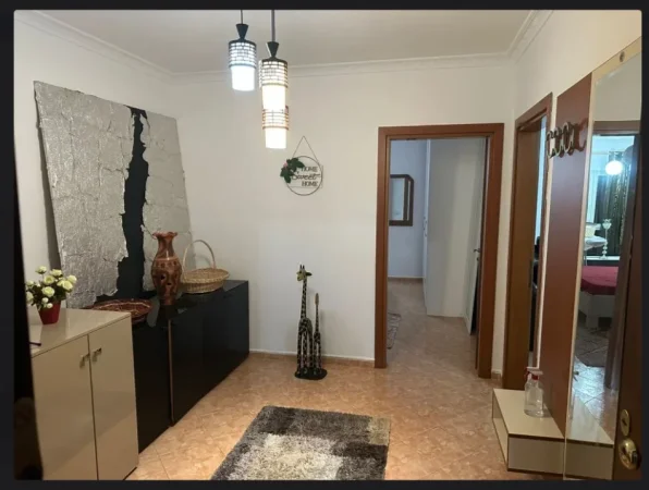 Tirane, jepet me qera apartament 2+1+Aneks+Ballkon Kati 3, 115 m² 700 € 
