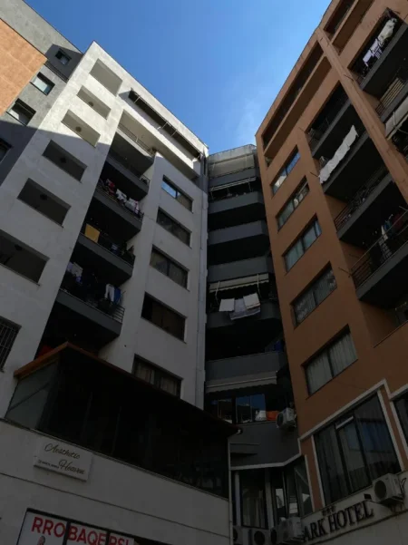 Tirane, shitet apartament 2+1 Kati 4, 121 m² 182.000 € 