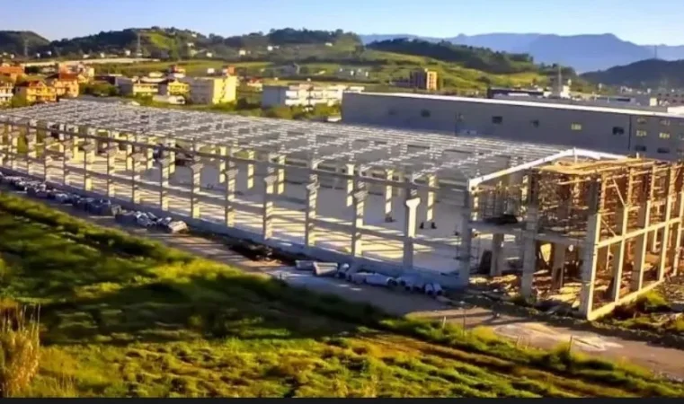 Tirane, jepet me qera Kati 0, 4.400 m² 20.000 € 