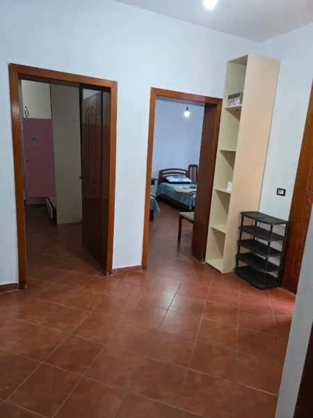 Jepet me Qera Apartament 2+1 i mobiluar tek Rruga Jordan Misja, 300 € (JORDAN MISJA)
