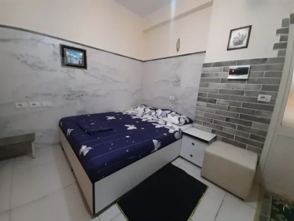 Tirane, jepet me qera apartament 1+1+Aneks+Ballkon Kati 1, 40 m² 320 € (rruga siri kodra)