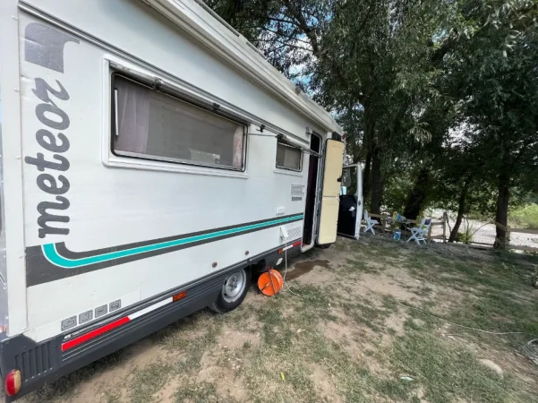 Tirane, shes Rrolet | Camper Fiat Ducato Nafte, e bardhë manuale 220.000 km 8.000 €
