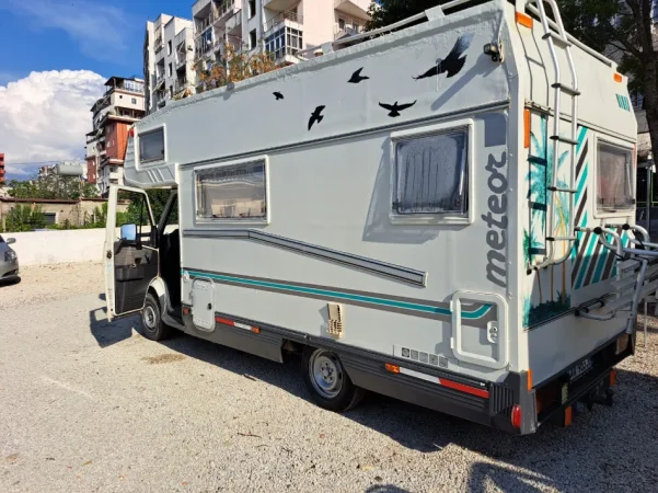 Tirane, shes Rrolet | Camper Fiat Ducato Nafte, e bardhë manuale 220.000 km 8.000 €