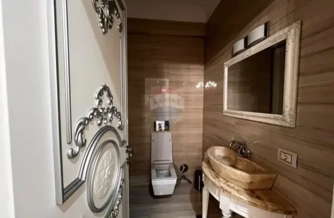 Tirane, shitet apartament 3+1 , 325 m² 976.000 € (Selvia)