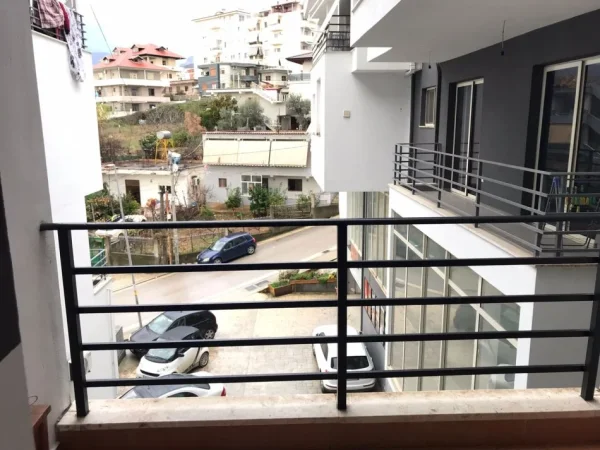Tirane, jepet me qera apartament 1+1+Ballkon Kati 3, 73 m² 380 € (Kompleksi Tom Doshi)