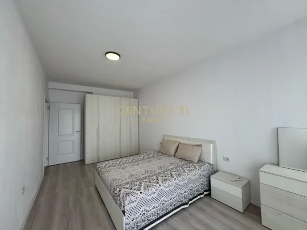 Tirane, jepet me qera apartament 1+1+Ballkon Kati 7, 81 m² 700 € (rruga e durresit)