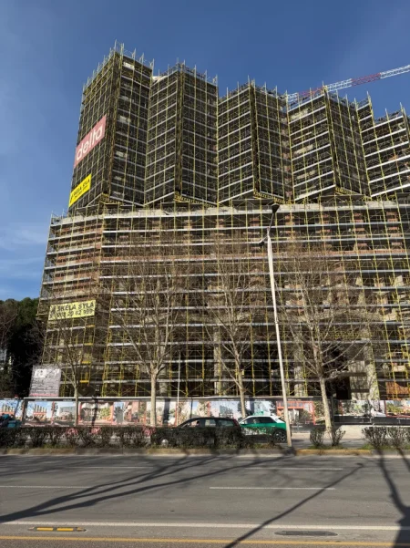 Tirane, shitet apartament 2+1+Ballkon Kati 10, 97 m² 170.000 € (Colonnade Residence Apartament 2+1+2 Per Shitje Zogu I Zi)