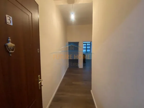 Tirane, jepet me qera ambjent biznesi, Kati 1, 72 m² 1.200 € (Rruga e Dibres, Farmacia 10)