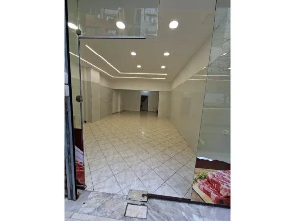 Tirane, shitet ambjent biznesi Kati 0, 70 m² 190.000 € (misto mame)
