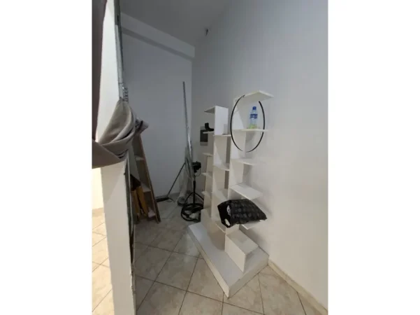 Tirane, shitet ambjent biznesi Kati 0, 70 m² 190.000 € (misto mame)