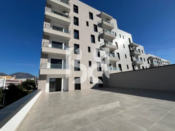 Tirane, jepet me qera apartament 2+1+Aneks+Ballkon Kati 2, 106 m² 600 € 