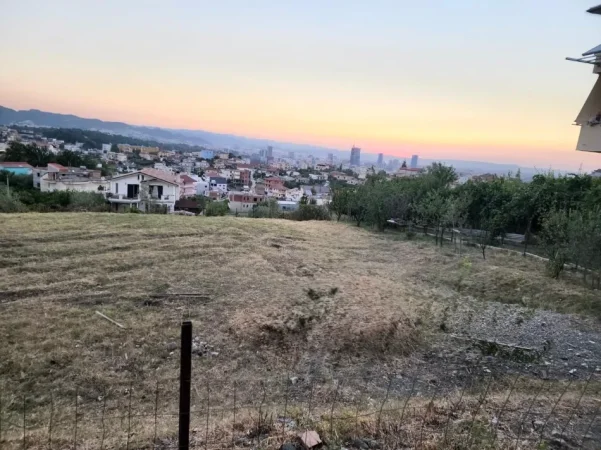 Shqiperi, shitet toke , 1.000 m² 350.000 € (Rr. Panorama e Liqenit)