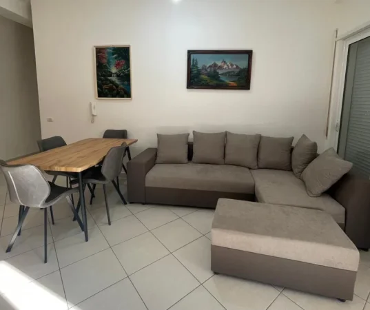 Tirane, jepet me qera apartament 2+1+Ballkon Kati 4, 110 m² 700 € (Kopshti Zoologjik)