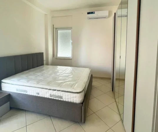 Tirane, jepet me qera apartament 2+1+Ballkon Kati 4, 110 m² 700 € (Kopshti Zoologjik)