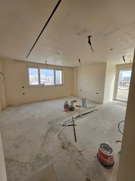 Tirane, jepet me qera apartament 2+1+Ballkon Kati 8, 115 m² 1.000 € (Rruga Mine Peza)