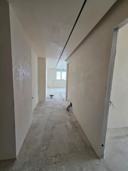 Tirane, jepet me qera apartament 2+1+Ballkon Kati 8, 115 m² 1.000 € (Rruga Mine Peza)