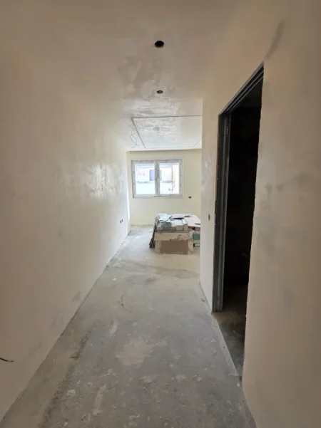 Tirane, jepet me qera apartament 2+1+Ballkon Kati 8, 115 m² 1.000 € (Rruga Mine Peza)