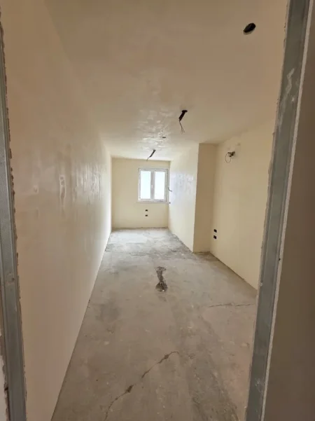 Tirane, jepet me qera apartament 2+1+Ballkon Kati 8, 115 m² 1.000 € (Rruga Mine Peza)