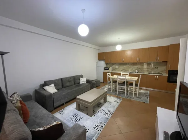 Tirane, jepet me qera apartament 1+1+Ballkon Kati 3, 73 m² 380 € 