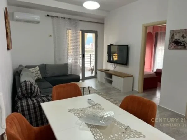 Tirane, jepet me qera apartament 2+1+Ballkon Kati 3, 82 m² 750 € (pazari i ri)