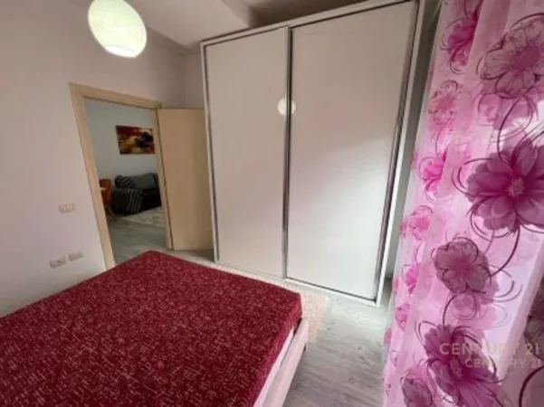 Tirane, jepet me qera apartament 2+1+Ballkon Kati 3, 82 m² 750 € (pazari i ri)