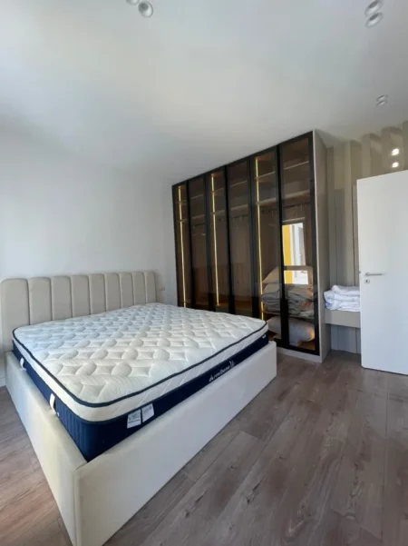 Tirane, jepet me qera apartament 2+1 Kati 5, 75 m² 900 € (Zogu i Zi)