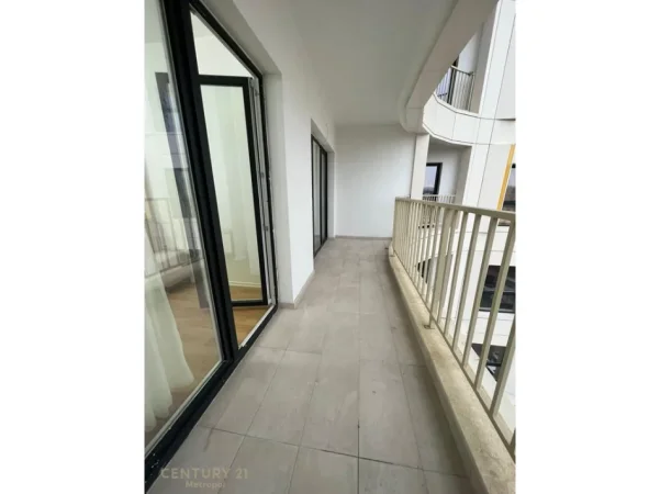 Tirane, jepet me qera apartament 1+1 Kati 6, 70 m² 650 € (zogu i zi)