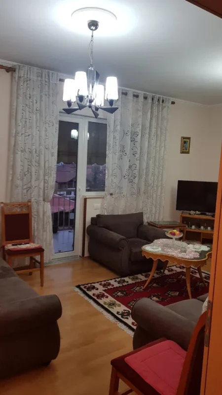 Tirane, jepet me qera apartament 1+1 Kati 3, 70 m² 48.000 Lek (Bar Kritea ne Ali Dem)