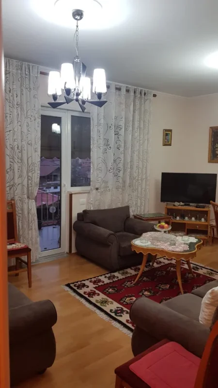 Tirane, jepet me qera apartament 1+1 Kati 3, 70 m² 48.000 Lek (Bar Kritea ne Ali Dem)