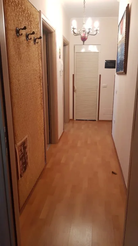 Tirane, jepet me qera apartament 1+1 Kati 3, 70 m² 48.000 Lek (Bar Kritea ne Ali Dem)