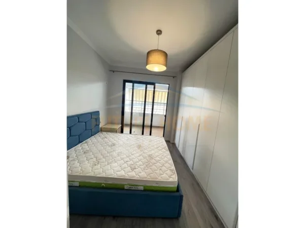Tirane, jepet me qera apartament 2+1 Kati 8, 104 m² 550 € (Unaza e Re)