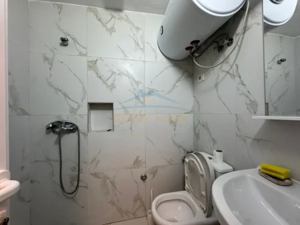 Tirane, jepet me qera apartament 1+1 Kati 6, 700 € (Myslym Shyri)