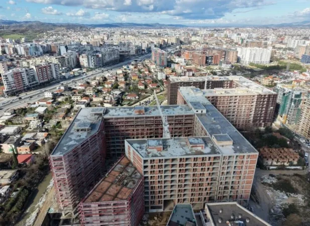 Tirane, shitet apartament 1+1+Aneks+Ballkon Kati 8, 91 m² 173.000 € (Rruga Kavajes)