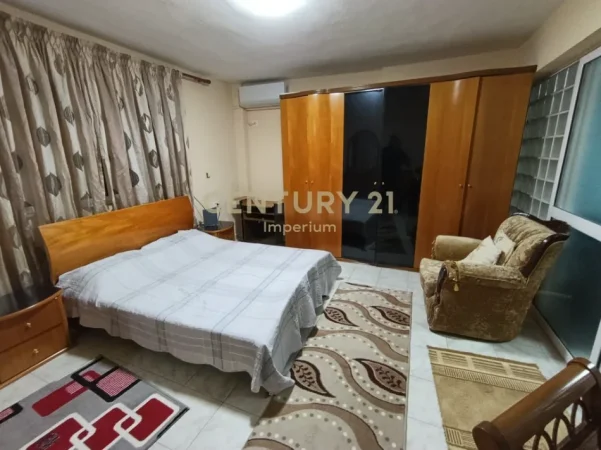 Tirane, jepet me qera apartament 2+1+Aneks+Ballkon Kati 2, 121 m² 500 € (laprake dritan hoxha)