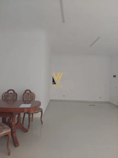 Tirane, jepet me qera dyqan Kati 0, 60 m² 420 € (KODRA E DIELLIT)