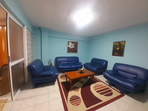 Tirane, jepet me qera apartament 2+1,Kati 2, 100 m2, cmimi 500 E ne LAPRAKE,Tirane.