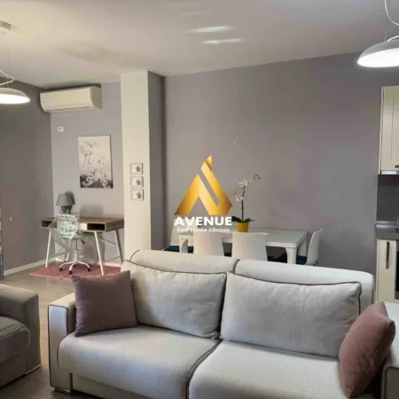 Tirane, jepet me qera apartament 1+1+Ballkon Kati 1, 80 m² (Rruga Albanopoli) prane Hipotekës Tiranë