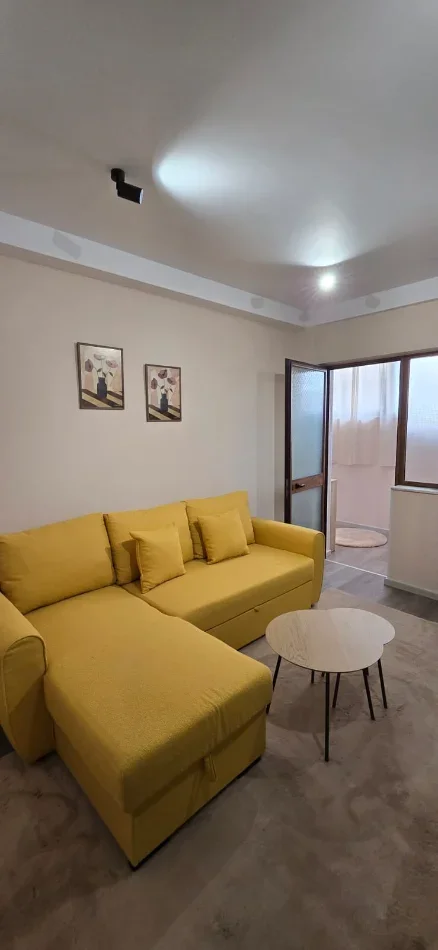 Tirane, jepet me qera apartament 1+1 Kati 1, 490 m² 490 € (Qender Rruga Sulejman Pasha)