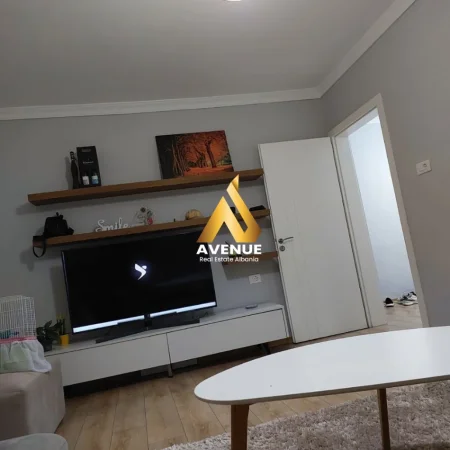 Tirane, shitet apartament 1+1+Ballkon Kati 6, 54 m² 87.000 € (spitali ushtarak)