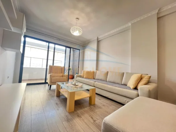 Tirane, jepet me qera apartament 2+1 , 104 m² 550 € (Astir)