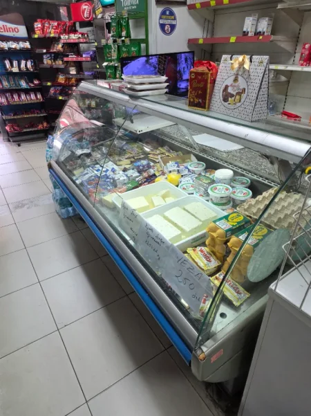 Tirane, Shiten frigorifera per market dhe dhome frigoriferike