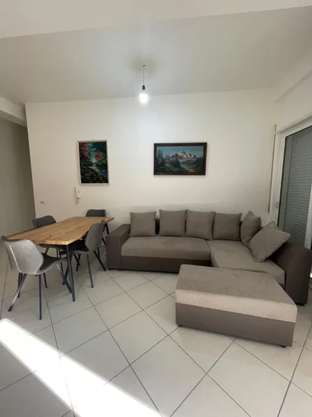 Tirane, jepet me qera apartament 2+1 Kati 4, 110 m² 700 € (Kopshti Zoologjik)