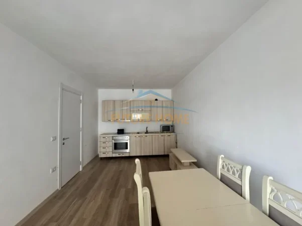 Tirane, jepet me qera apartament 1+1 Kati 3, 75 m² 350 € (Kombinat)