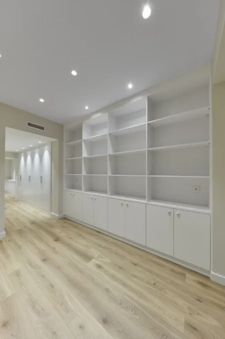 Tirane, jepet me qera dyqan Kati 0, 50 m² 750 € (RRUGA BARDHYL)