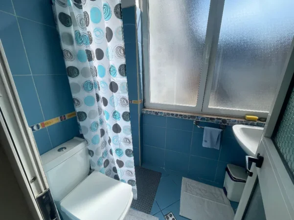 Tirane, jepet me qera apartament 1+1 Kati 2, 60 m² 600 € (Sheshi Skenderbej)