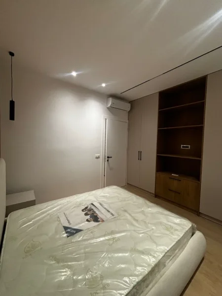 Tirane, jepet me qera apartament 1+1 Kati 1, 71 m² 600 € (Bulevardi Zogu I)