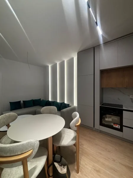 Tirane, jepet me qera apartament 1+1 Kati 1, 71 m² 600 € (Bulevardi Zogu I)